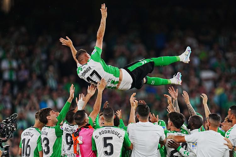 Giá Winner